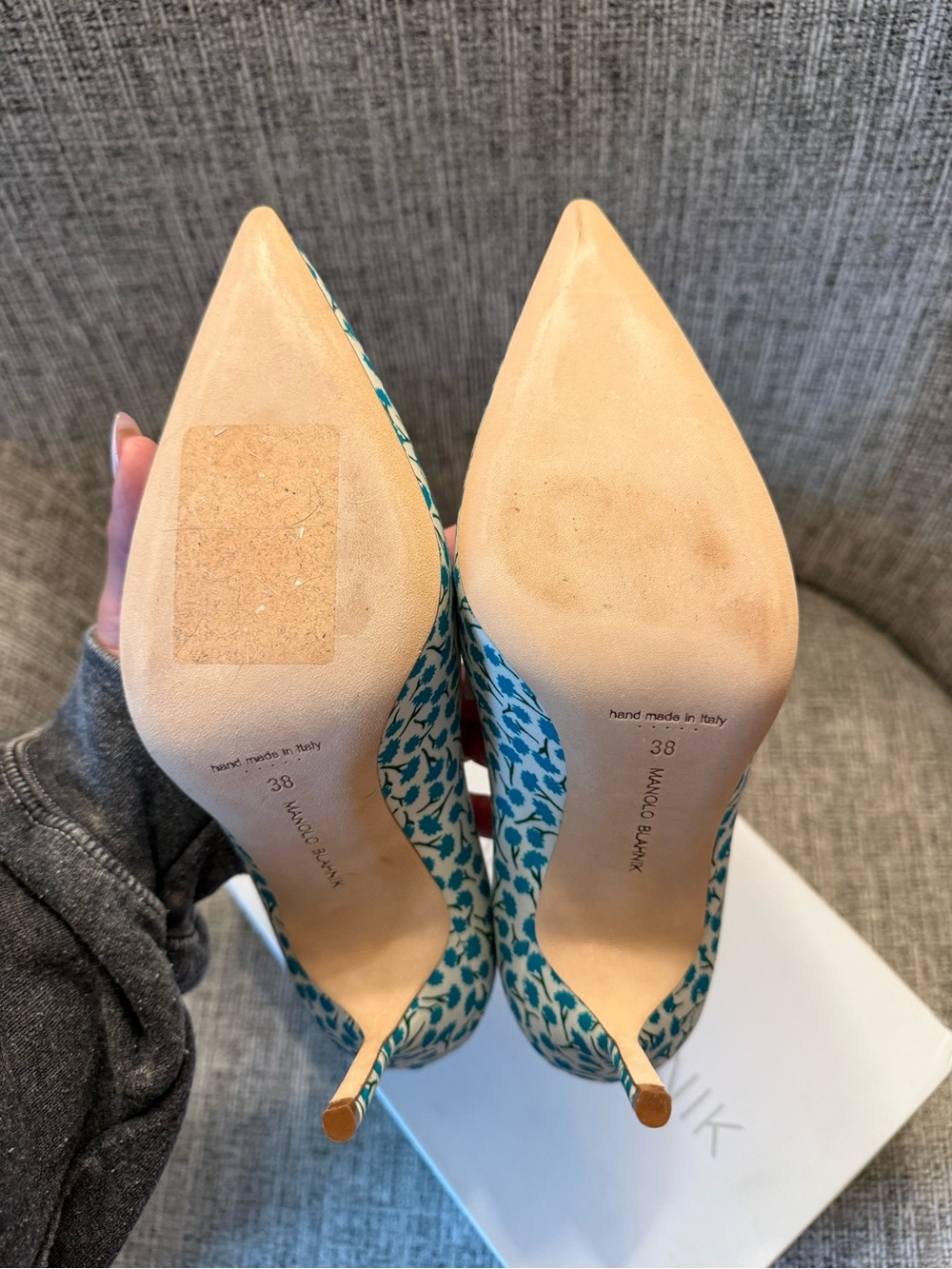 Manolo Blahnik Teal and White Floral Pointed Toe Pumps - Picture 4 of 5